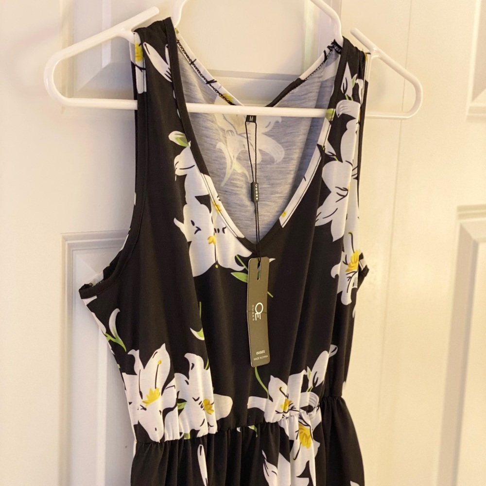 V-Neck Sleeveless Black Floral Dress with Ruffle Hem - Picture 7 of 12